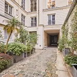 Apartament Charming & Modern Center Of