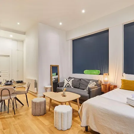 Apartament Charming & Modern Center Of