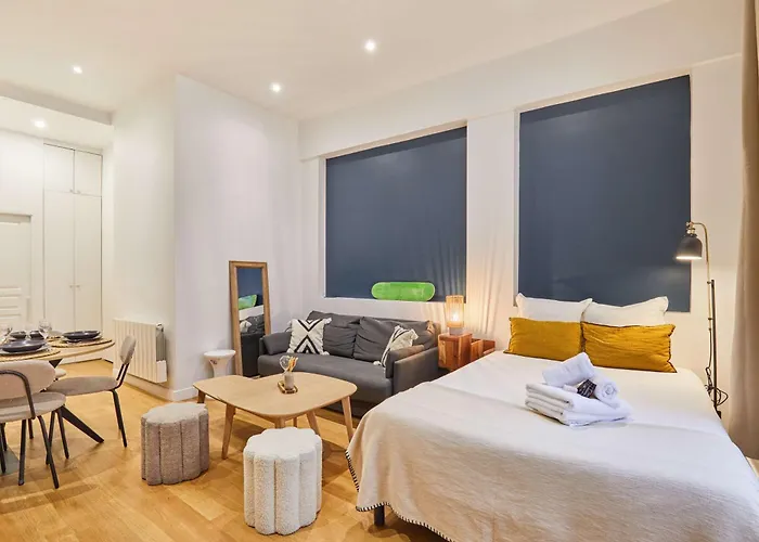 Apartament Charming & Modern Center Of *