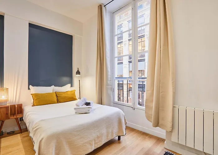 Charming & Modern Center Of Apartament