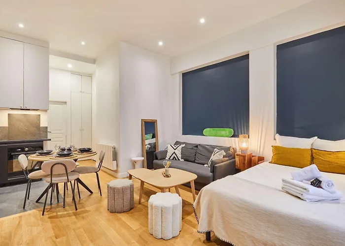 Apartament Charming & Modern Center Of