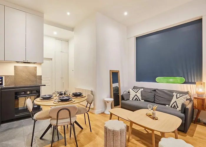 Apartament Charming & Modern Center Of *